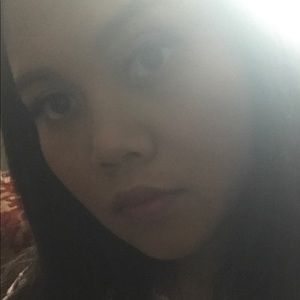 Meet your Posher, Claire